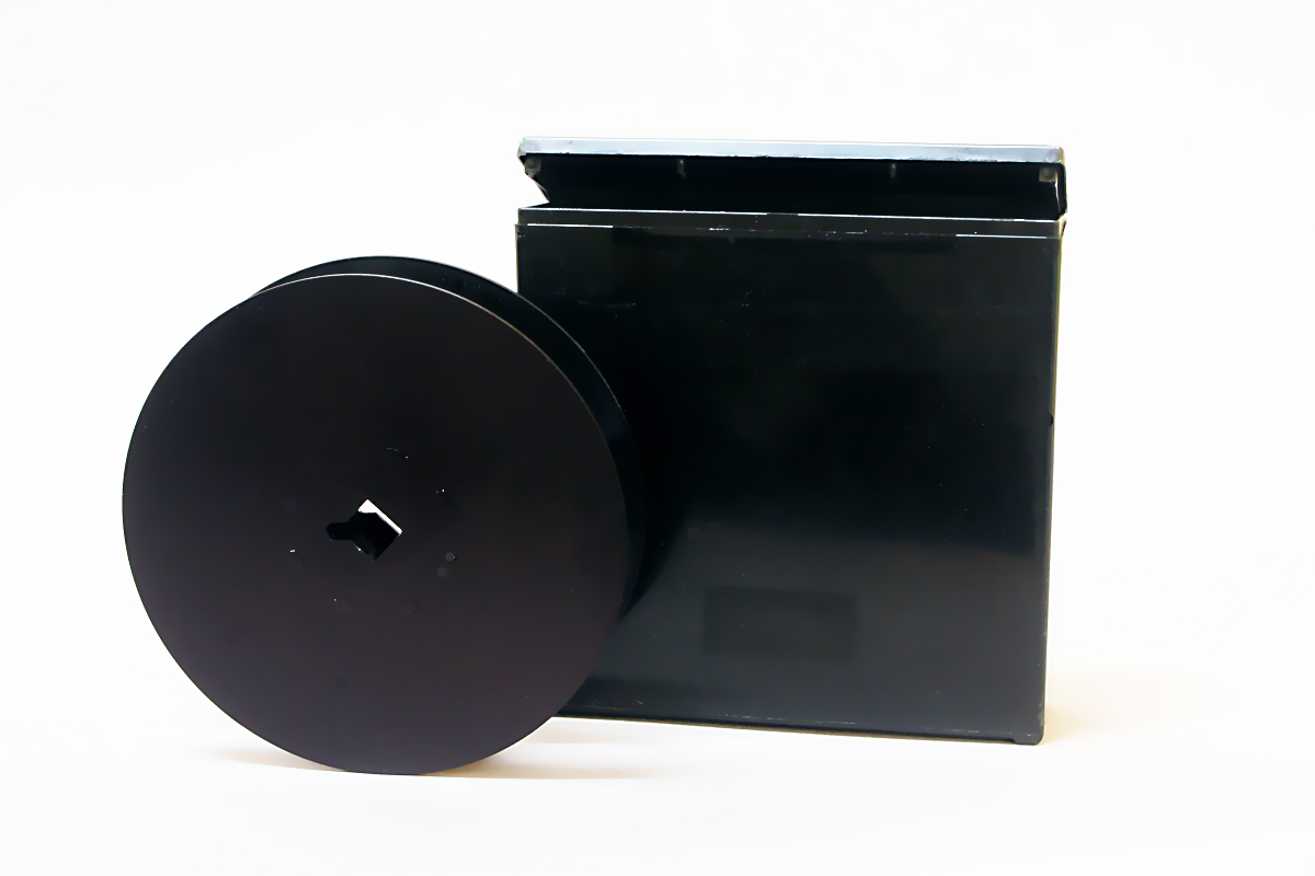 Spare 16mm 100' Film Daylight Spool w/ Box